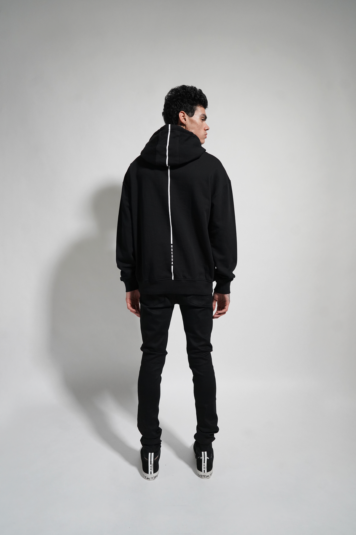 LOOKKH03-BK_1200x.png?v=1689089831